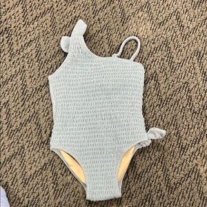 Shade Critters kids Textured One-Shoulder Swimsuit size 2T